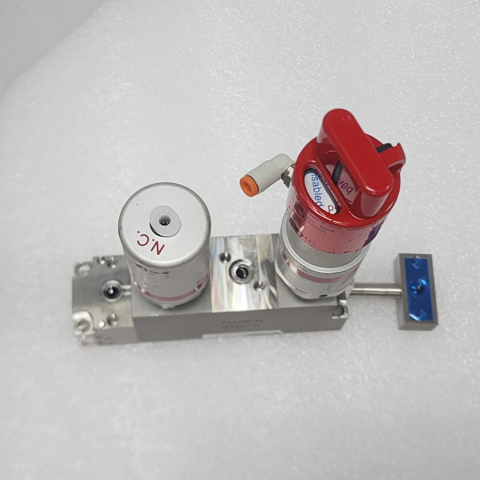 Lam 766-316386-101 Rev E, Fujikin 2×0.5~0.6 MPa Valve Assy,Used,Jp+97212