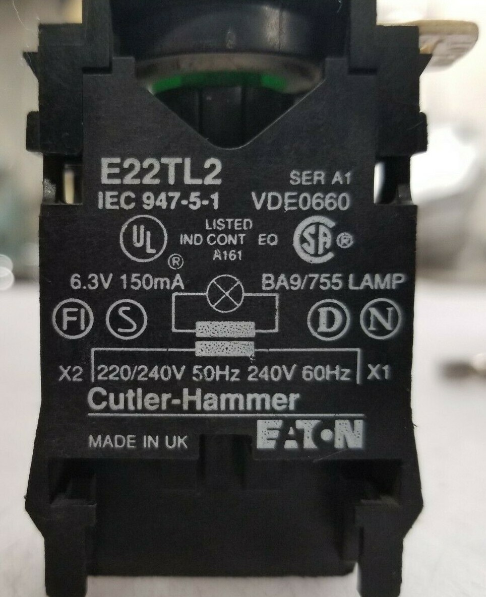 CUTLER HAMMER GREEN ILLUMINATED PILOT LIGHT SERIES A1 240 VAC E22TL2
