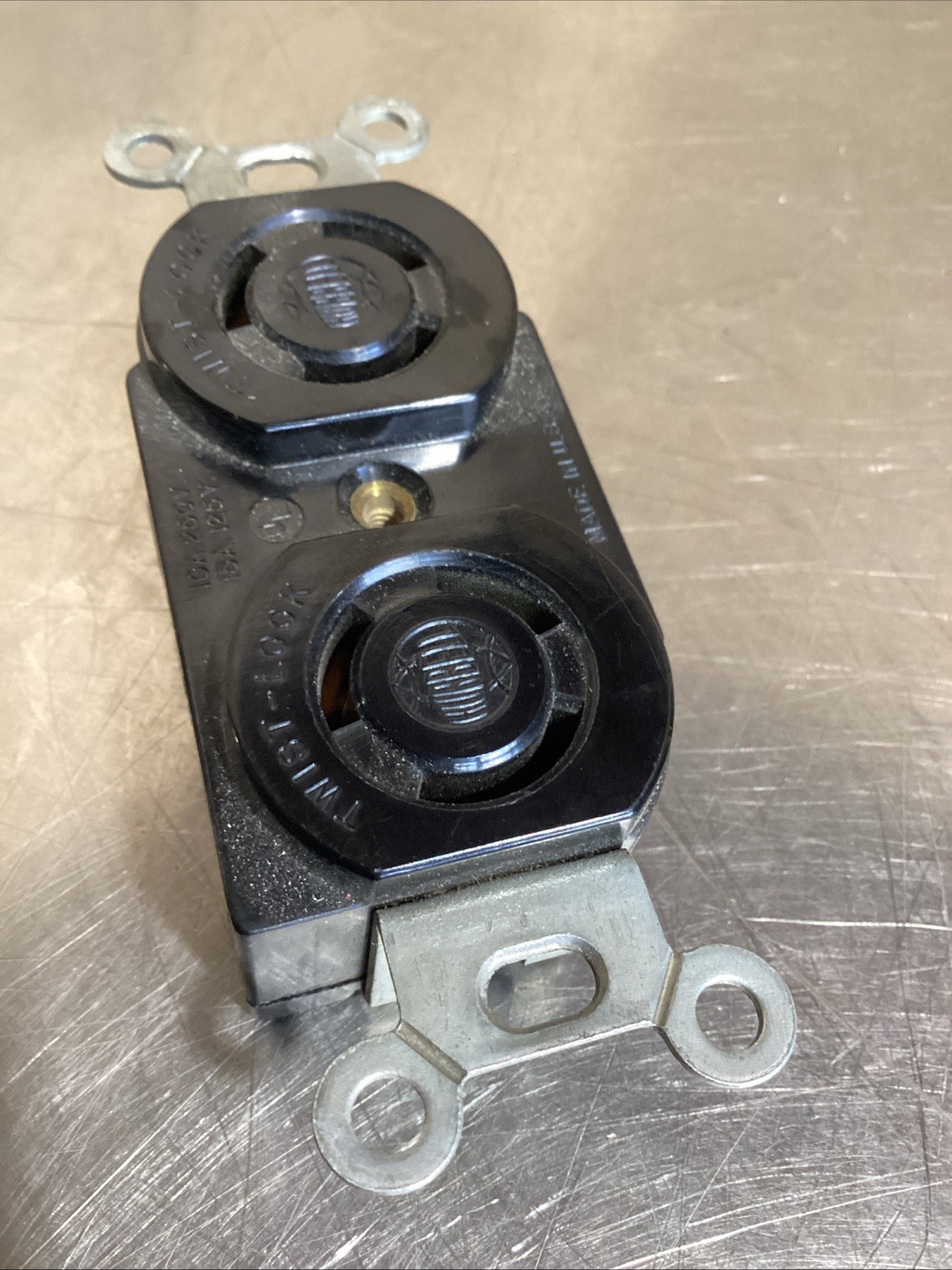 NEW – HUBBELL Locking Duplex Receptale Black Back Wired – 10A 250v 15A 125v