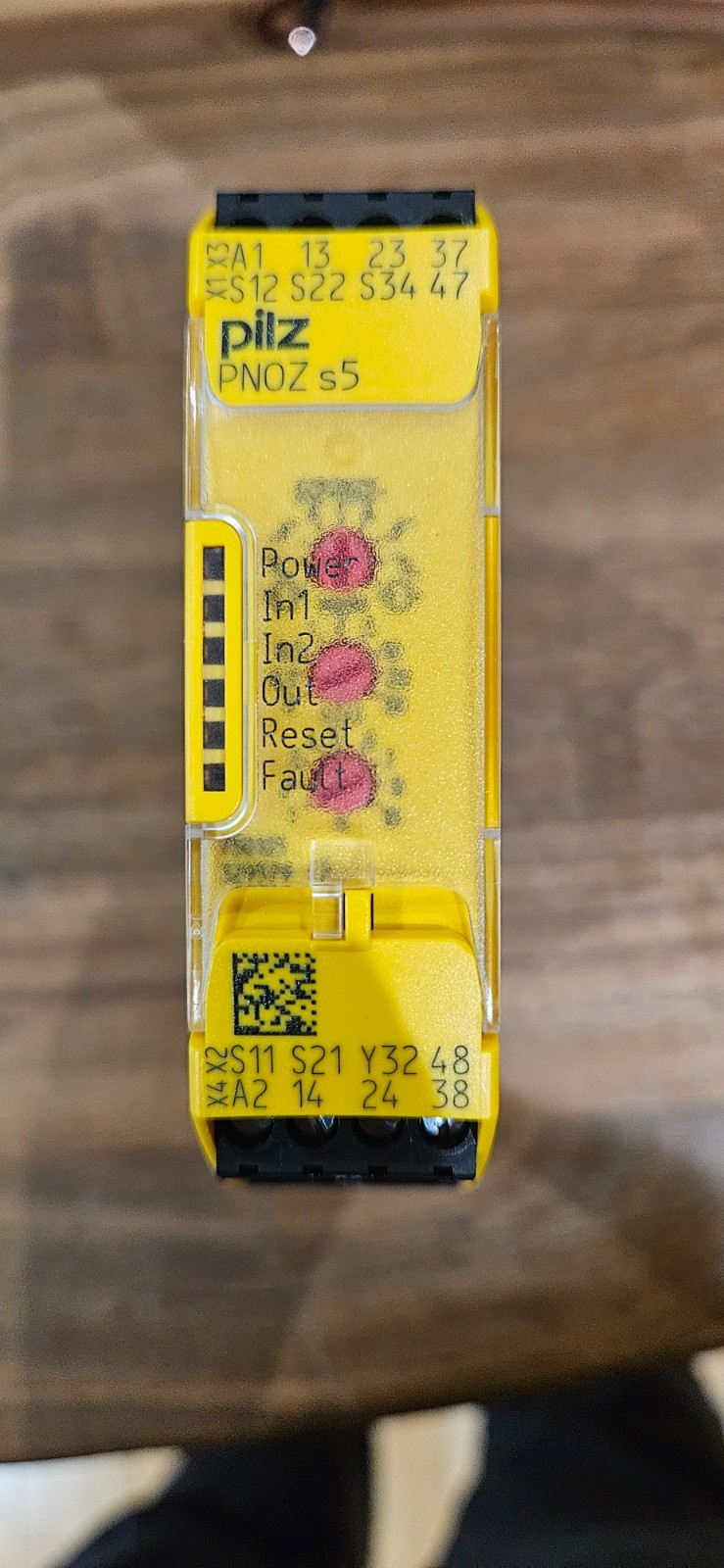 Pilz PNOZsigma 24V Configurable Safety Relay – Yellow (PNOZ s5 24VDC 2 n/o 2 n/o