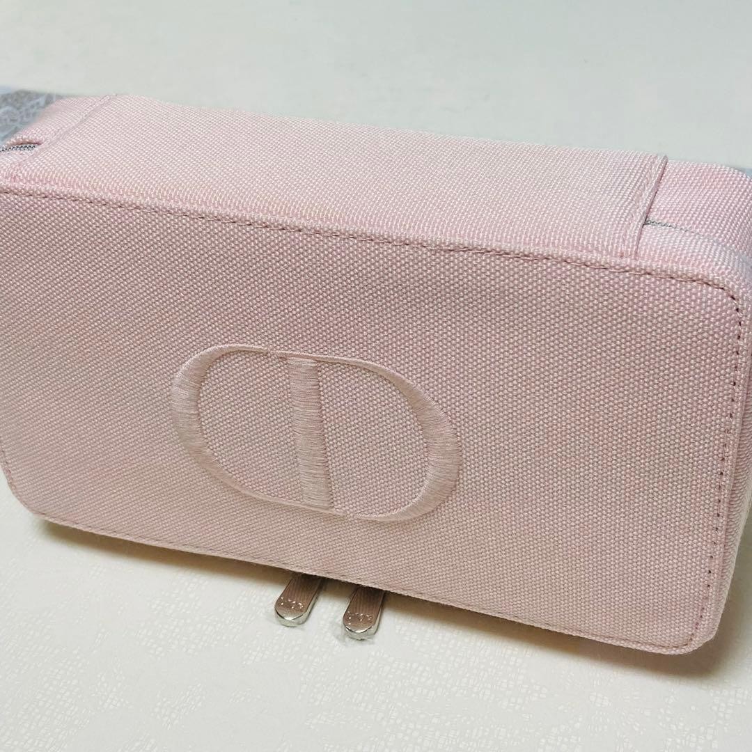 Christian Dior Dior Beauty Cosmetic Pouch & Washcloths Novelty Gift Set