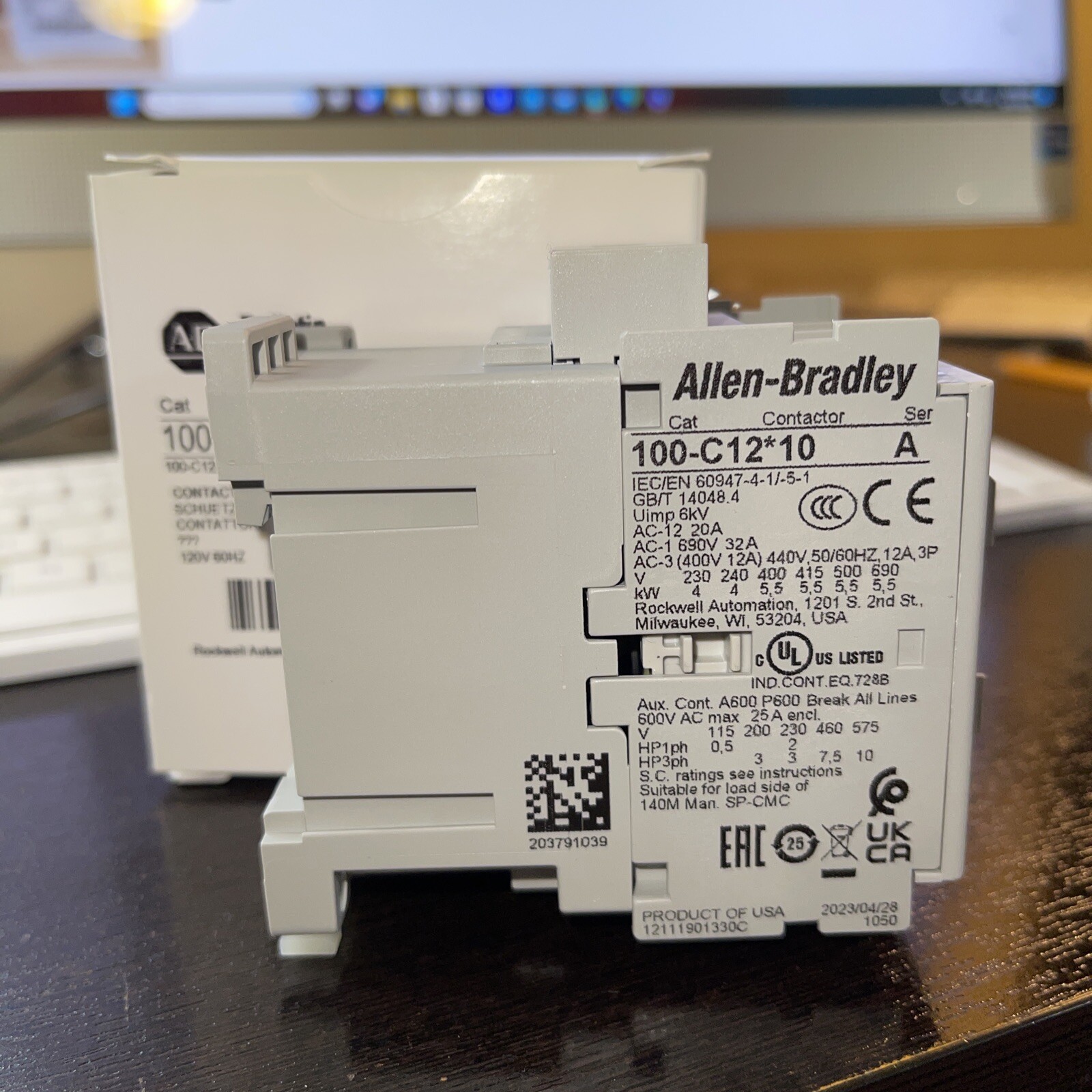 ALLEN BRADLEY. 100-C12D10 CONTACTOR 110/120V50/60HZ
