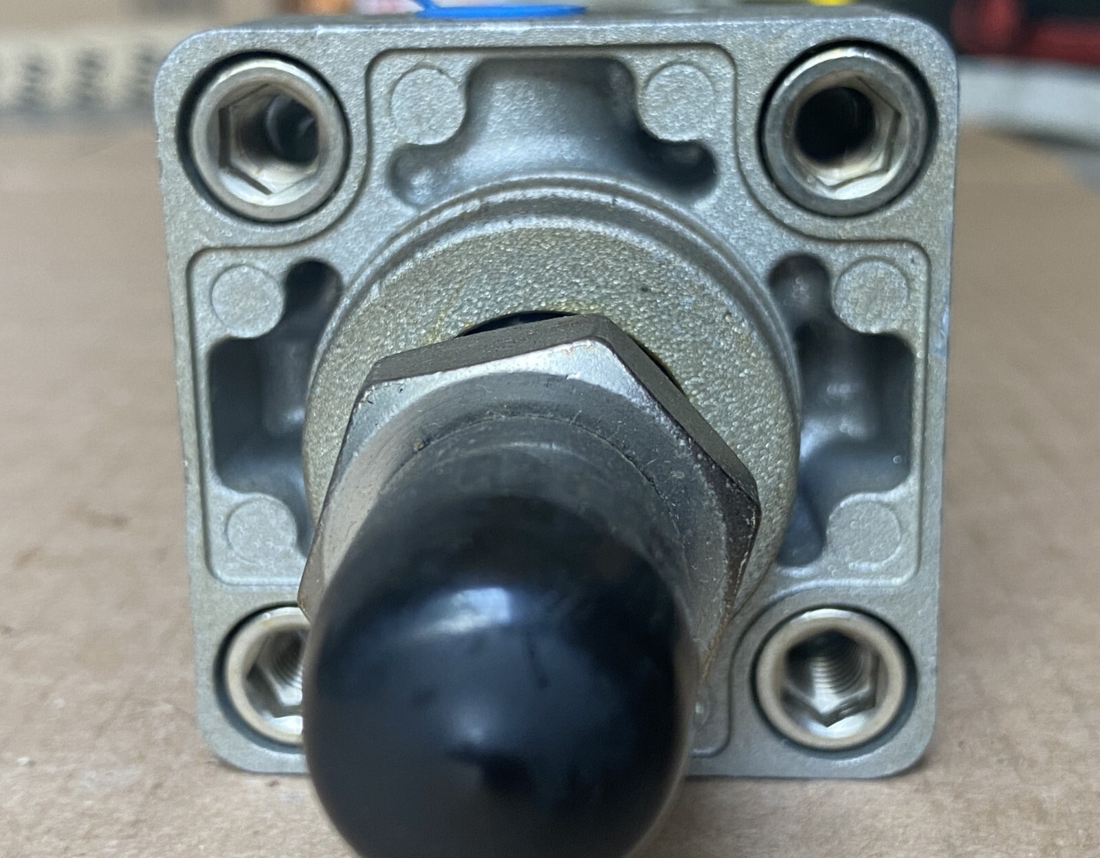SMC MBB50-300 TIE-ROD CYLINDER – Double Acting – Single Rod 50 mm Bore – NOS