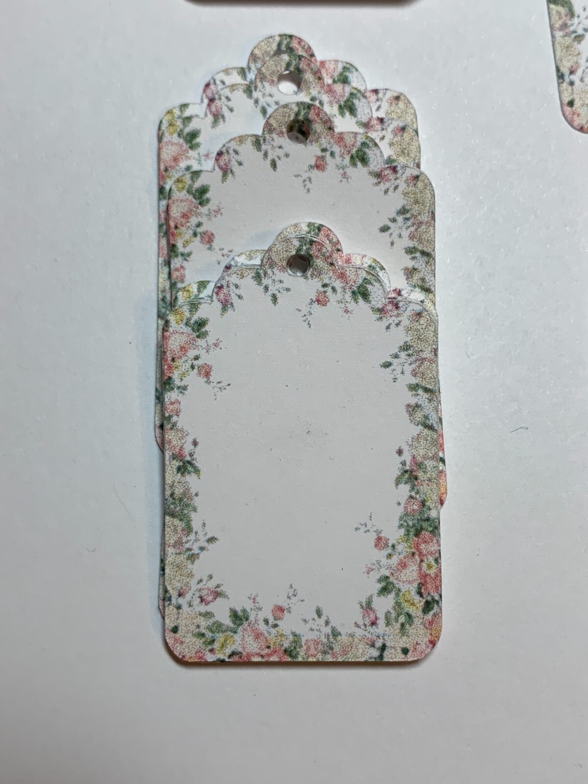 100 Scalloped Flower Print Merchandise Price Tags