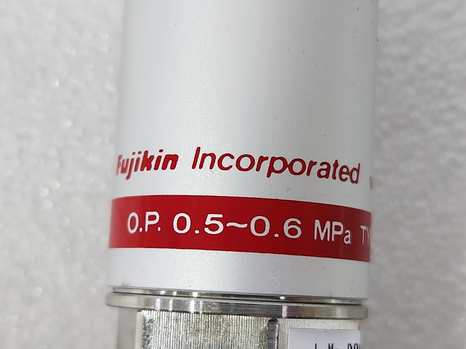 FUJIKIN DIAPHRAGM VALVE TYPE N.C. O.P 0.5~0.6MPa / 3846