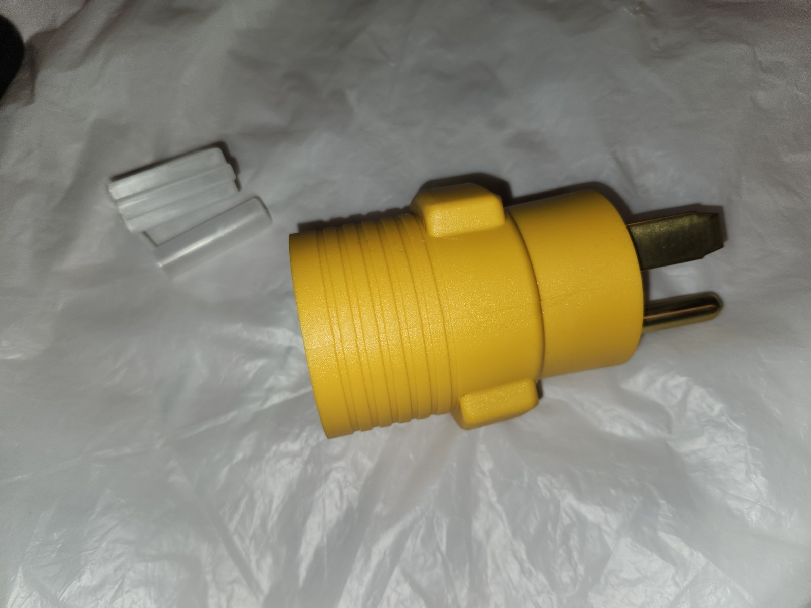 Mecmo XUANHUA N14-50R, rated for 125/250V Adapter Connector