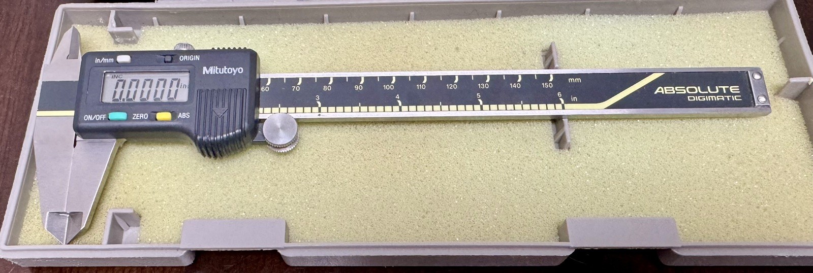 Mitutoyo 6in/150mm Digital Caliper 500-196 Model No. CD-6″ CS, Made in Japan