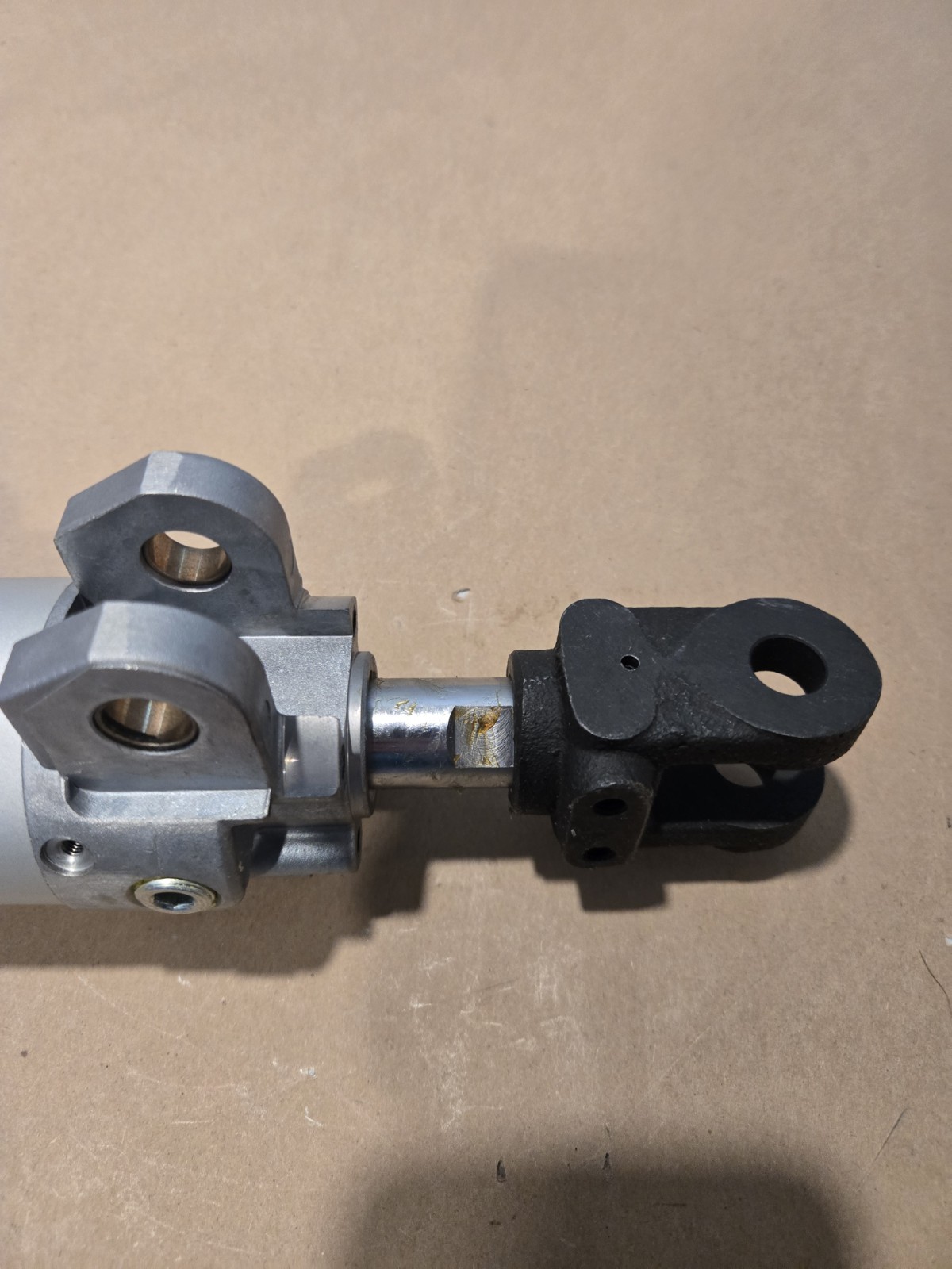 NOS SMC Japan Clamp With Switch Mtg Rod Clamp Cylinder CKG1B50-100YA-P