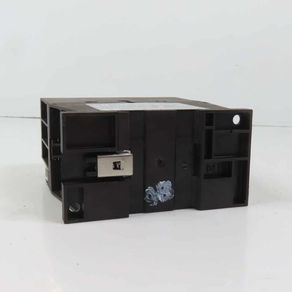 Eaton DILM25-01 XTCE025C01 3PH 20HP Contactor 110V Coil 40A 600V Max