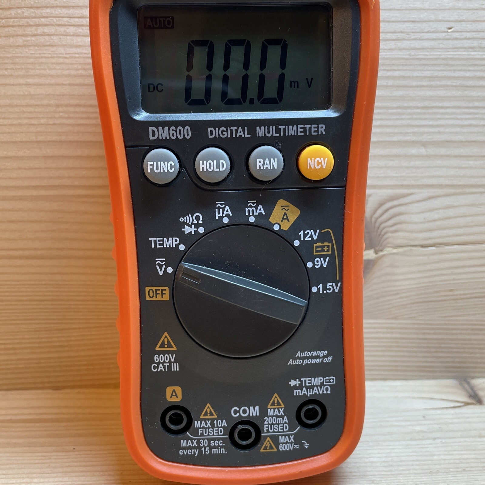 AMES INSTRUMENTS DM600 64014-Compact Digital Multimeter Missing Battery Cover