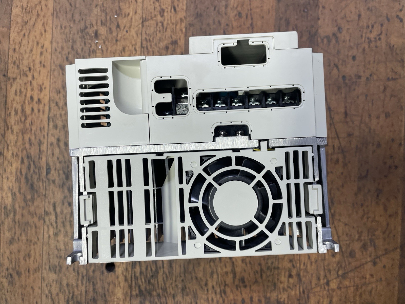 Mitsubishi FR-E520-3.7K FREQROL-E500 3.7kW 5HP 200-240V VFD Inverter Drive