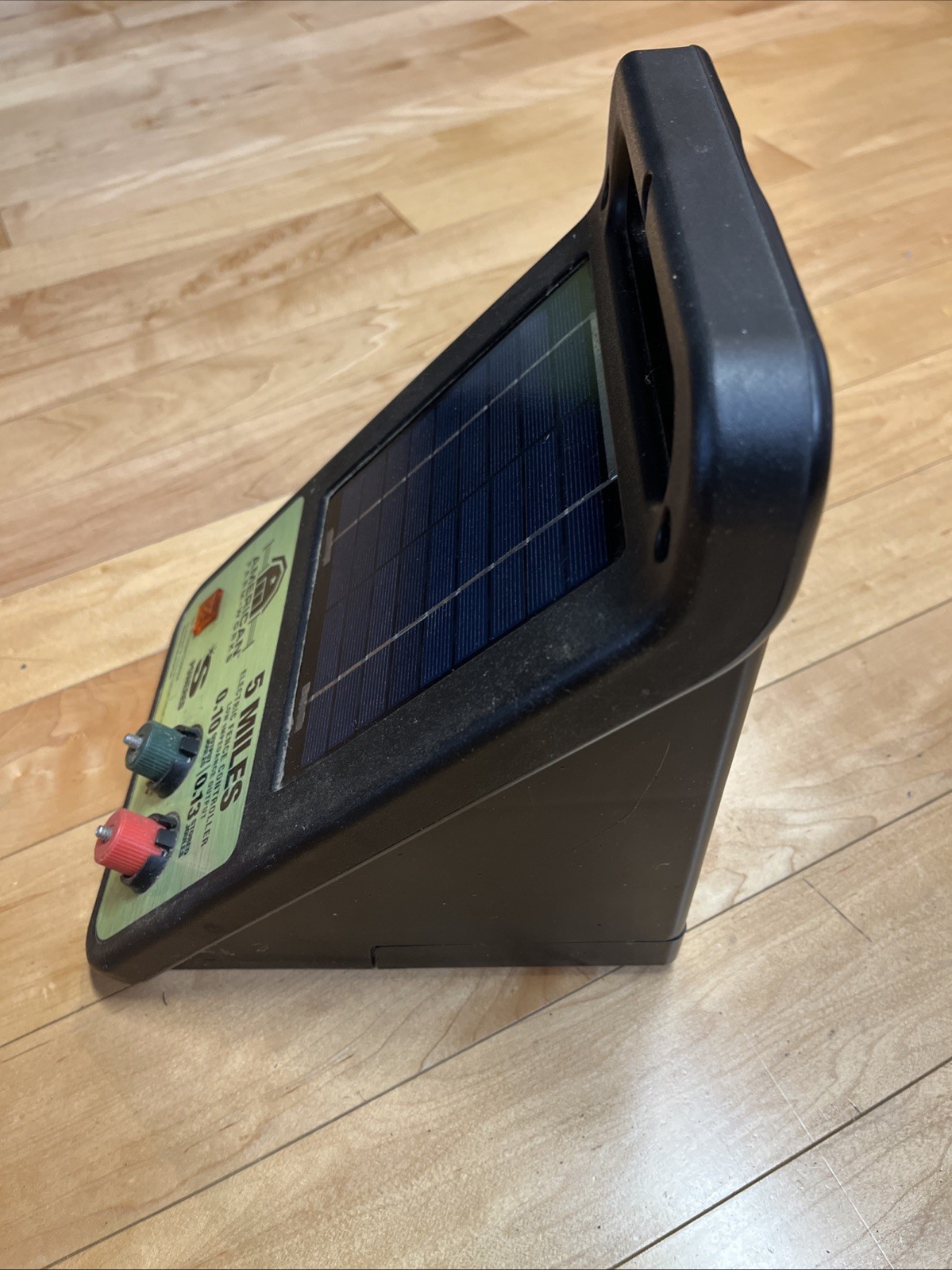 American Farm Works 5 Miles Solar Electric Fence Controller – USED