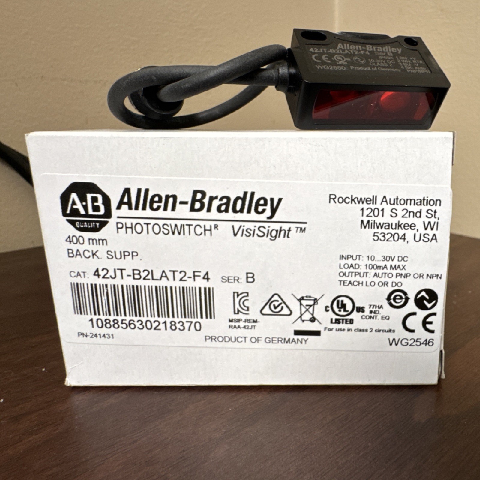 Allen-Bradley 42JT-B2LAT2-F4 Photoswitch VisiSight Sensor 400mm 10-30V DC