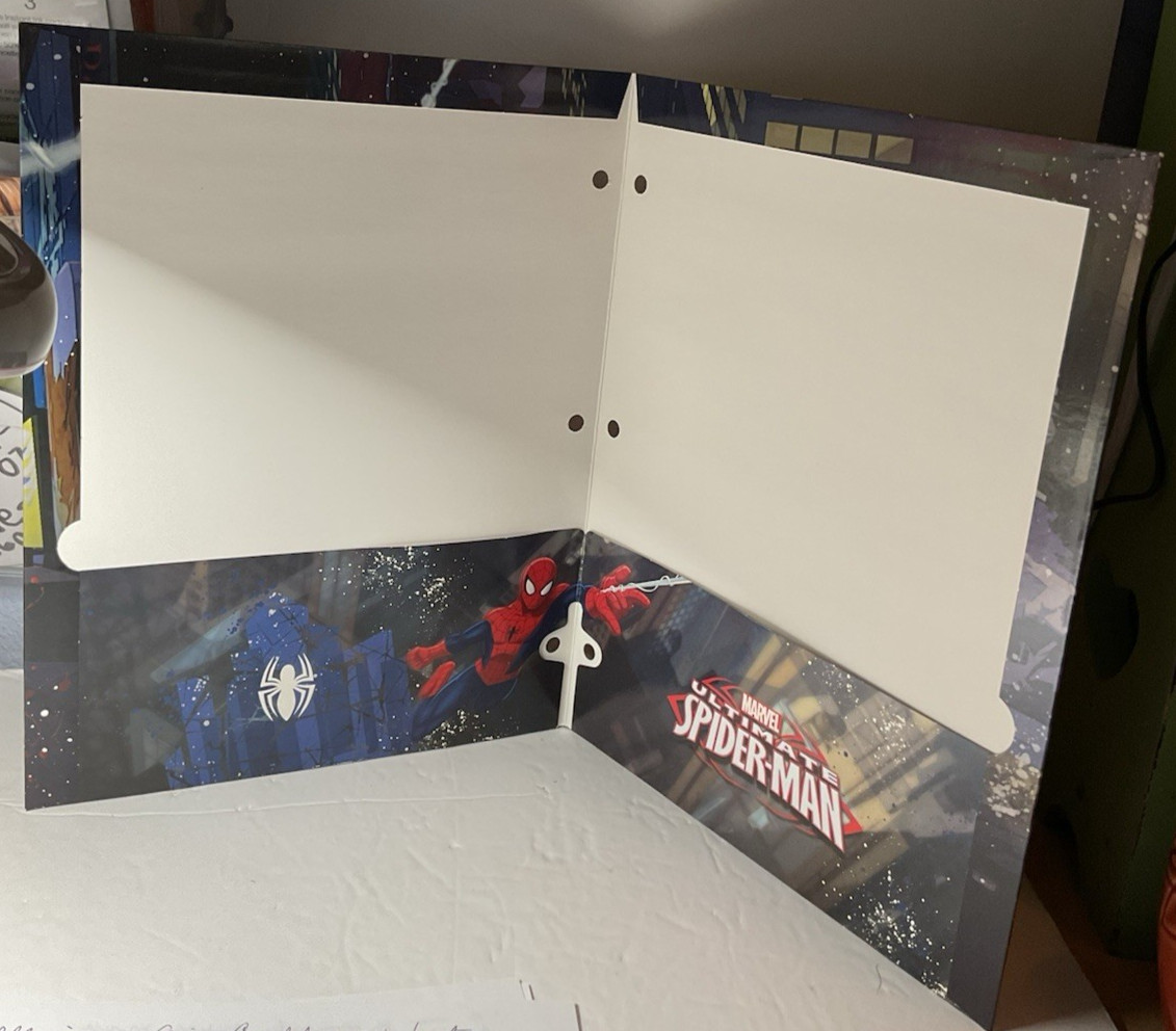 1 New MARVEL ULTIMATE SPIDER-MAN TOP FLIGHT Portfolio Folder with 3 Tangs