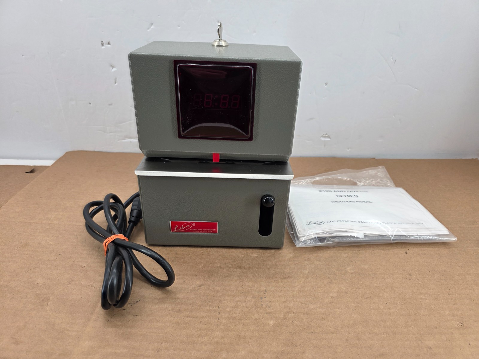 Lathem 2101 DD Time Clock w/ Key heavy duty stamp clock timer