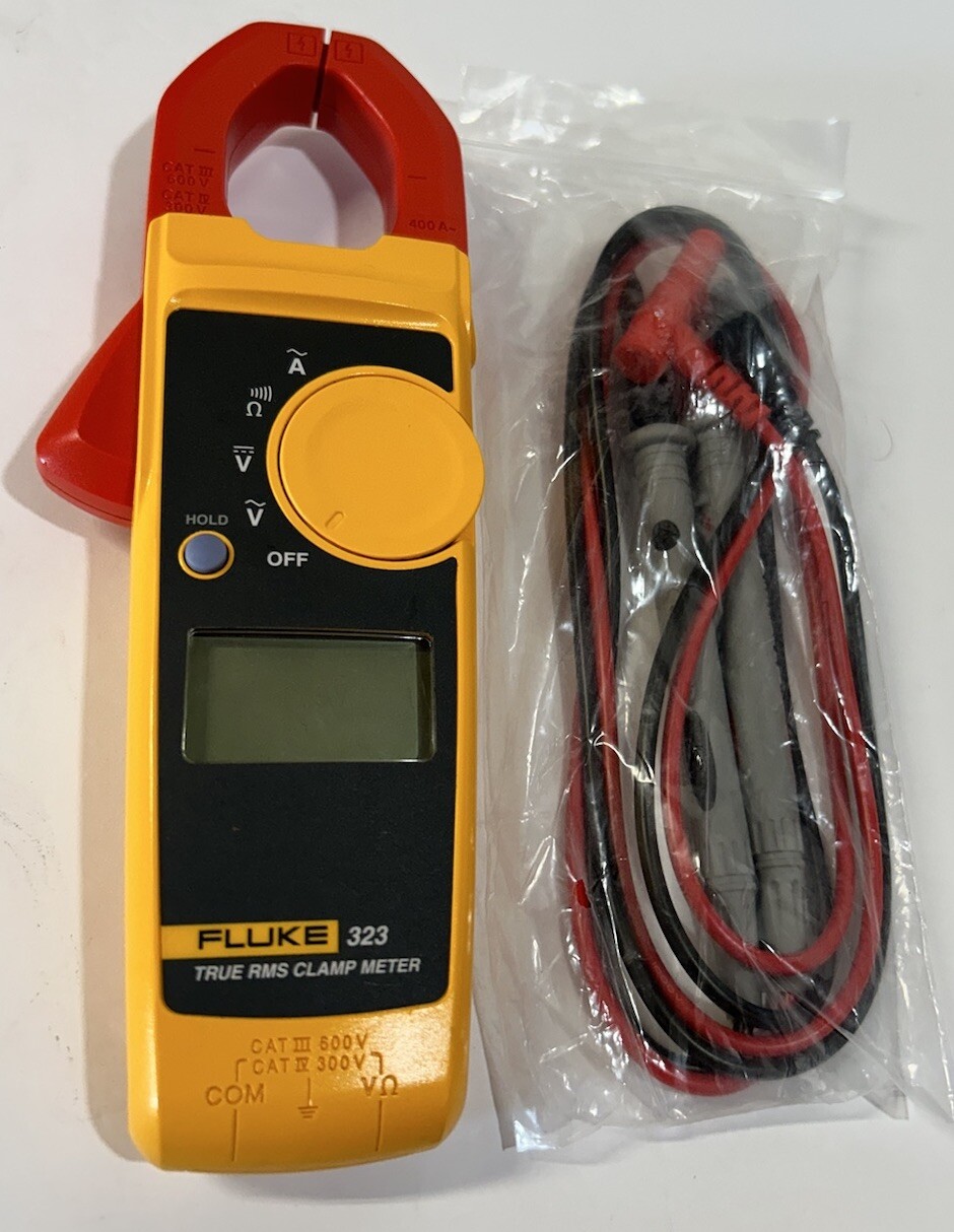 Fluke 323 True-RMS Digital Clamp Meter, 600V AC&DC Voltage,Ohm W/case Excellent