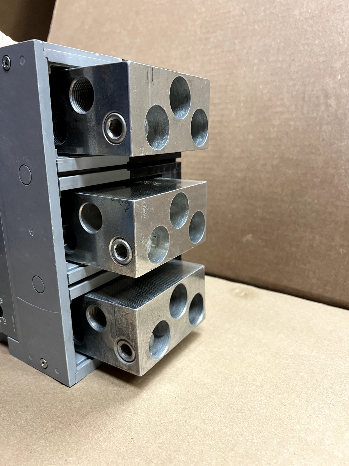 Siemens MD63F800 Breaker 800A 600V 3-Pole 800AT 50K MD63B800 – WARRANTY