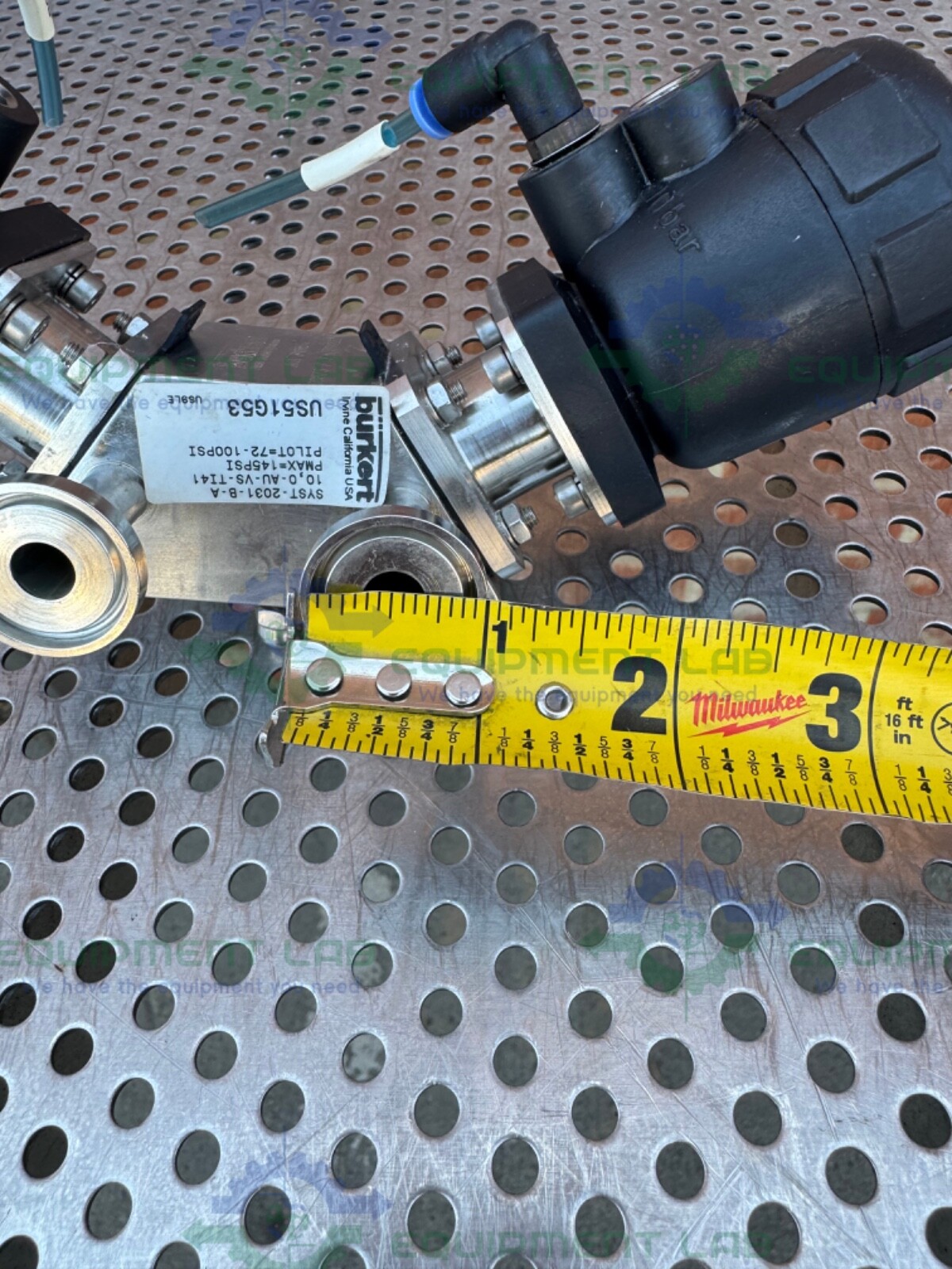 2 Burkert 2031 A 8.0 00 00 0000 3-Way Pneumatic Solenoid Valve