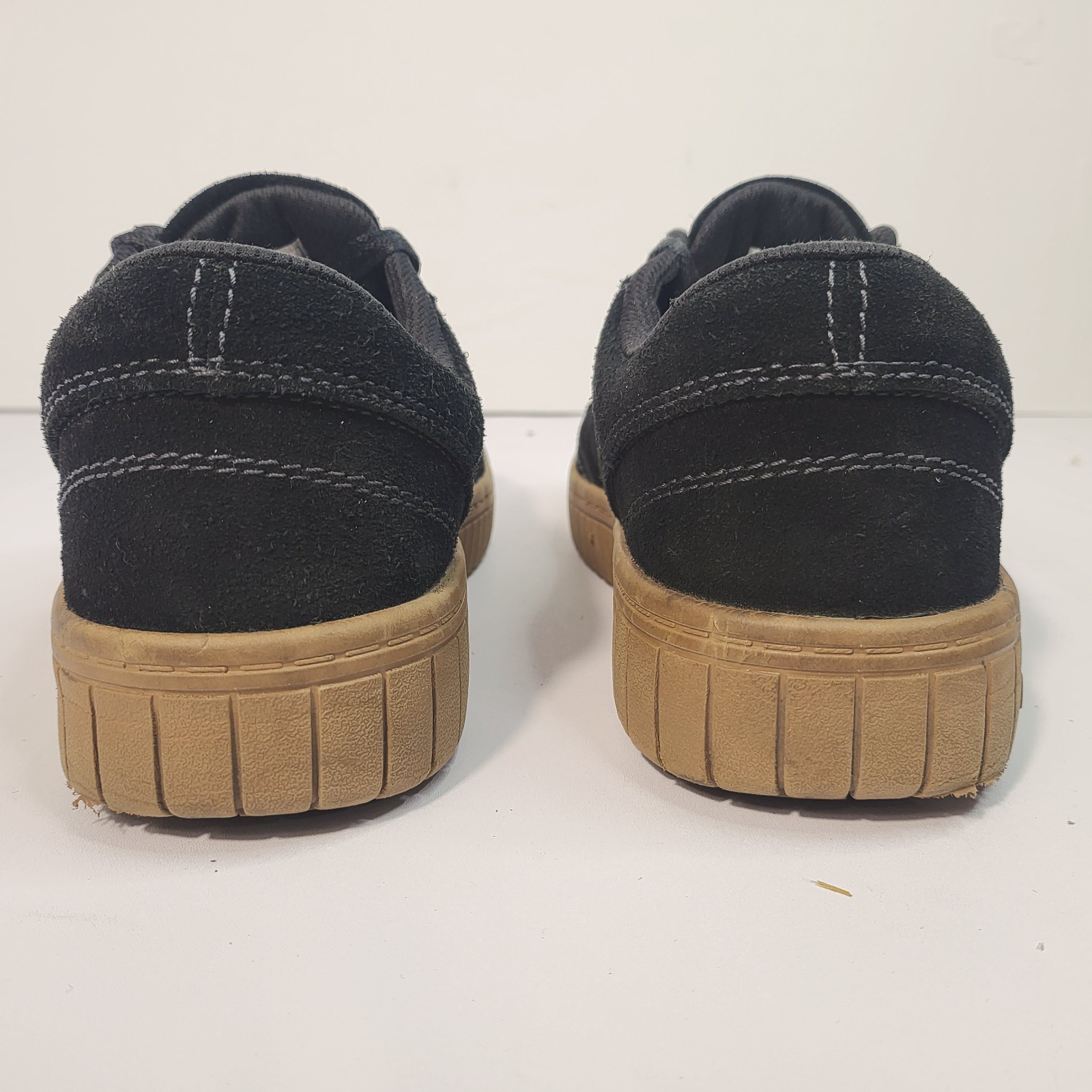 Airwalk Camino Women’s Steel Toe Work Shoes – Size 9.5 – Slip Resistant