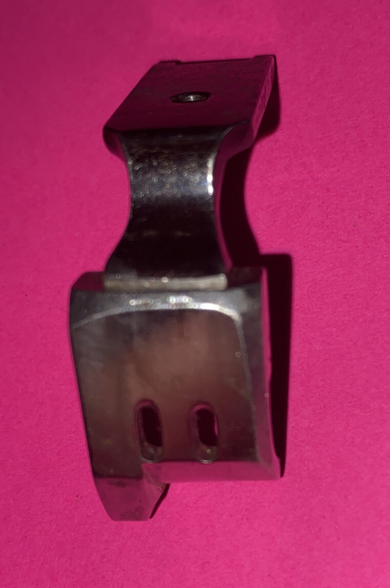*USED* 223773-3/16-SINGER-PRESSER FOOT-FREE SHIPPING*