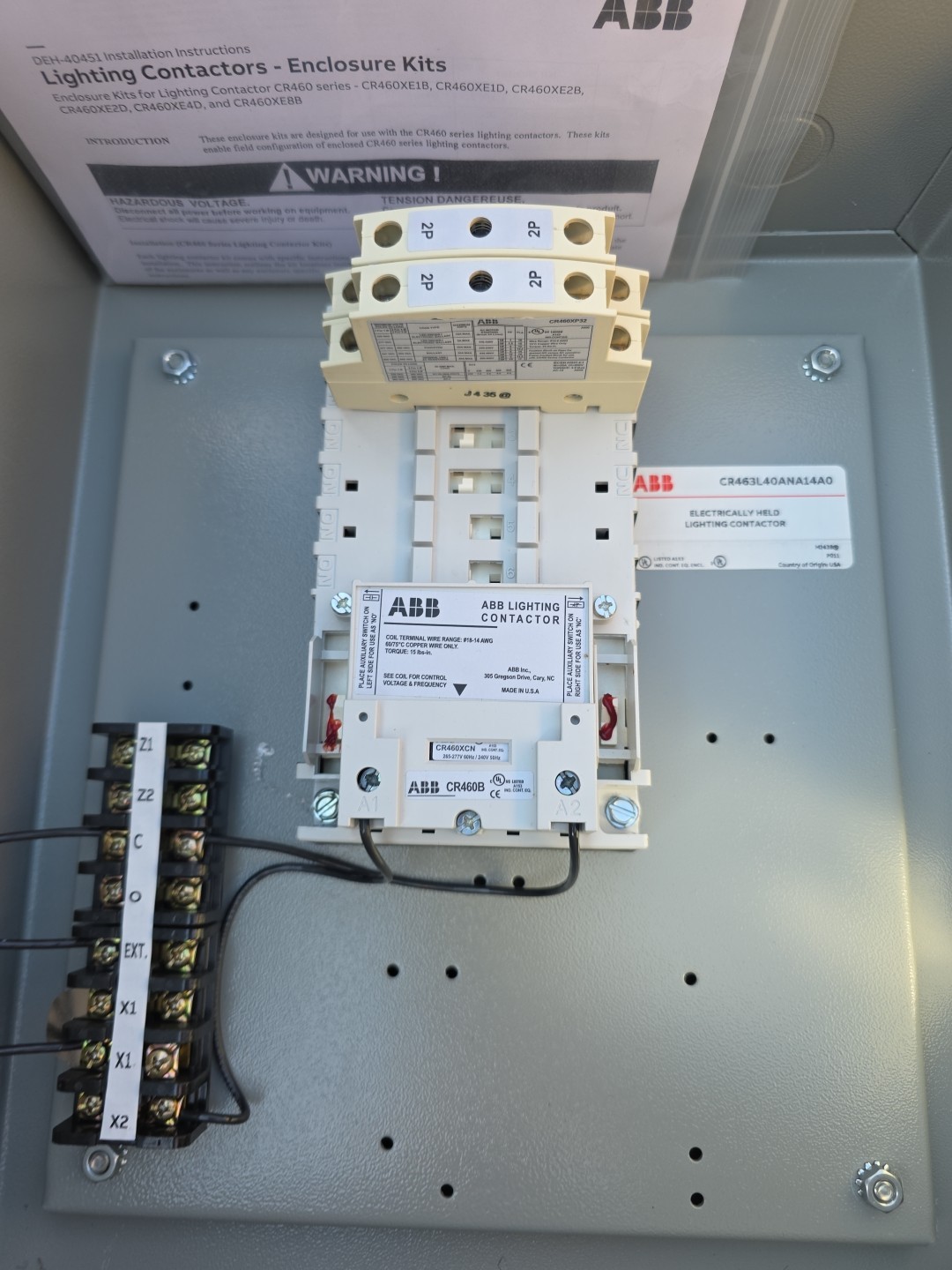 ABB ELECTRICALLY HELD LIGHTING CONTACTOR CR463L40ANA14A0 W/ ENCLOSURE