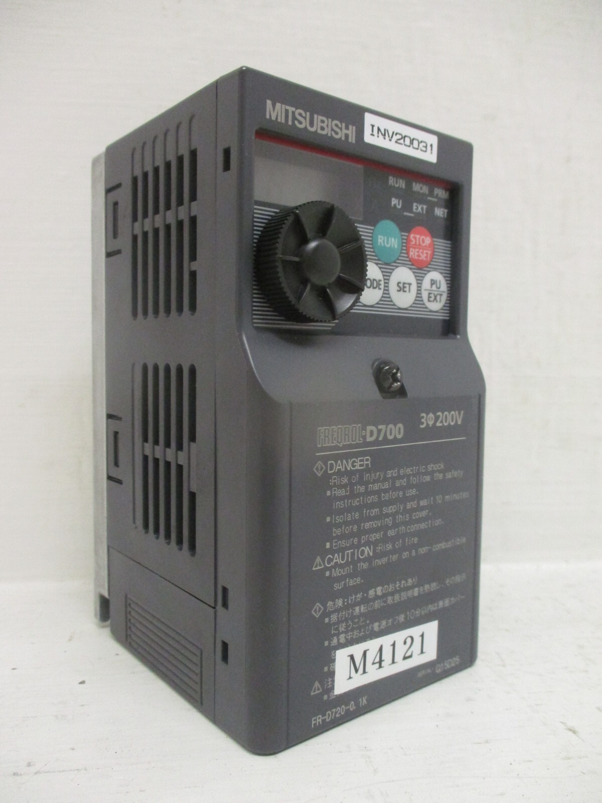 Mitsubishi FR-D720-0.1K D700 Inverter AC VS Drive 3PH 200-240V 0.8A 0.2-400Hz