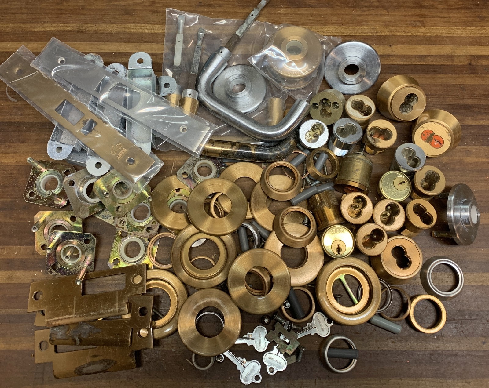 BEST 30H Grab Bag Commercial Door Lock Cylinders Trim Kits and More WYSIWYG