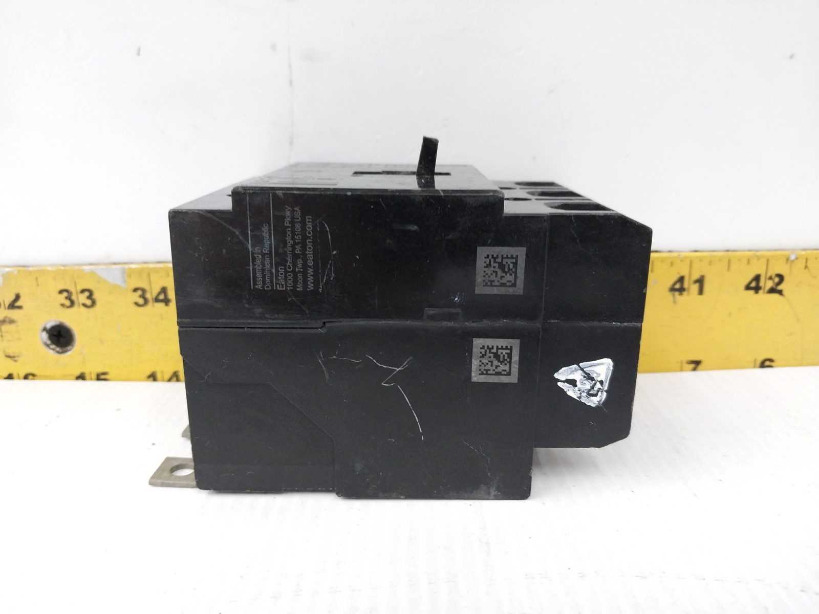 Eaton 20 Amp Bolt-On Circuit Breaker 277/480 VAC 3 Pole GHB3020 (Flaw)