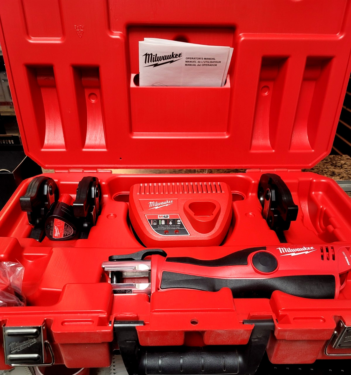 Milwaukee M12 Force Logic Press Tool 1/2″ – 1″ Kit (2473-22) NO FRONT COVER. O/B
