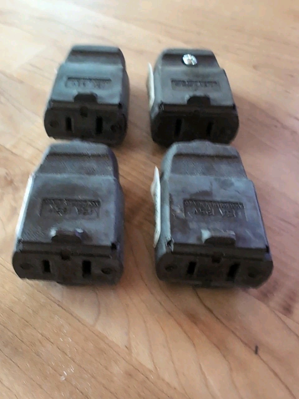 4 Leviton Brown 1-15 Straight Blade Connector Plugs NEMA 1-15R 15A 125V 102-P