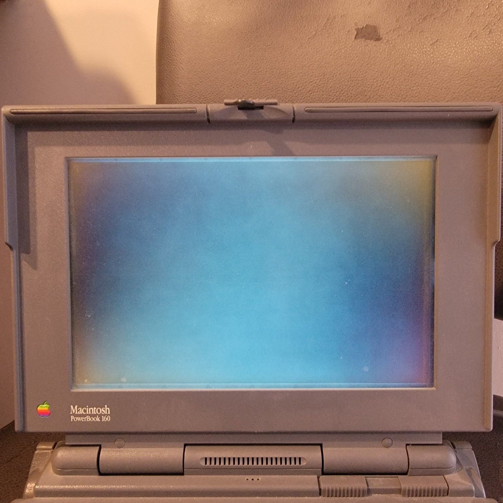 Apple Macintosh PowerBook 160 M4550 Vintage Laptop Powers On For Parts or Repair