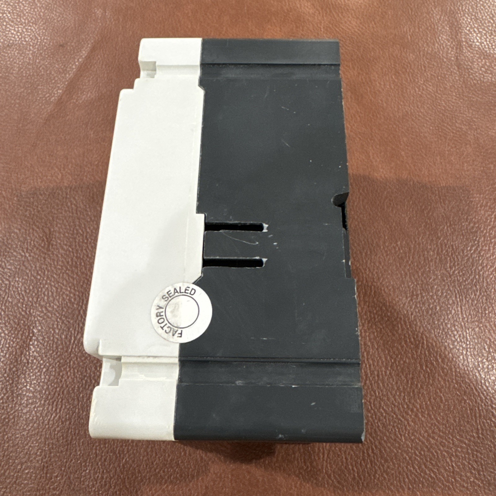 Eaton Cutler Hammer ED 65k ED3225 3 Pole 225 Amp Circuit Breaker 3P 225A 240VAC