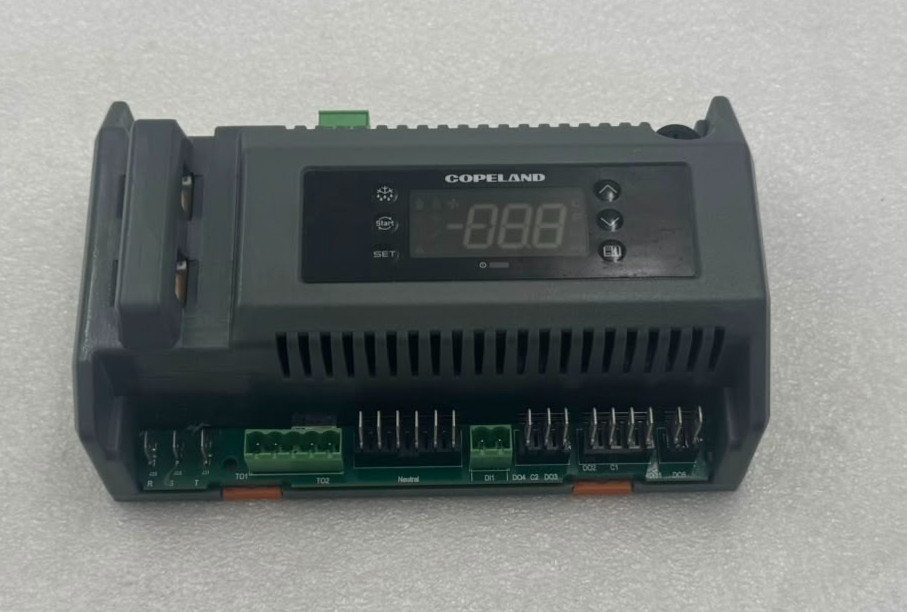 COPELAND XCM25D 543-0220-00 unit controller