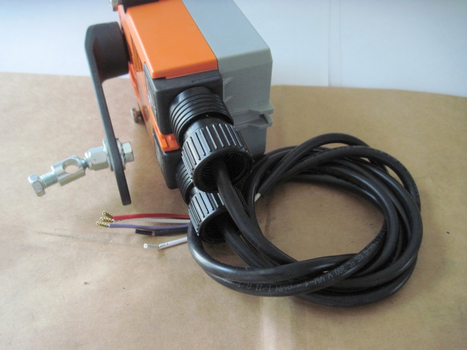 Belimo TFB120-S DAY, 100-240VAC, Damper Actuator, Spring Return Fail Safe, 10″
