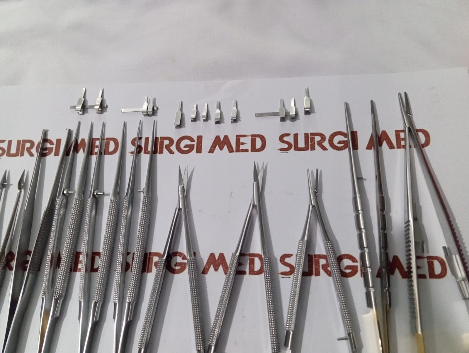 Hand surgery basic set of micro surgical instruments with case