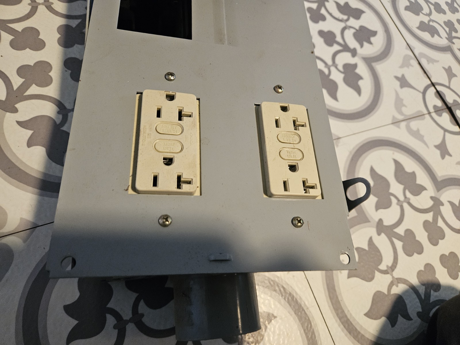 Midwest 120/240 Volts 70 Amps Outdoor Power Outlet