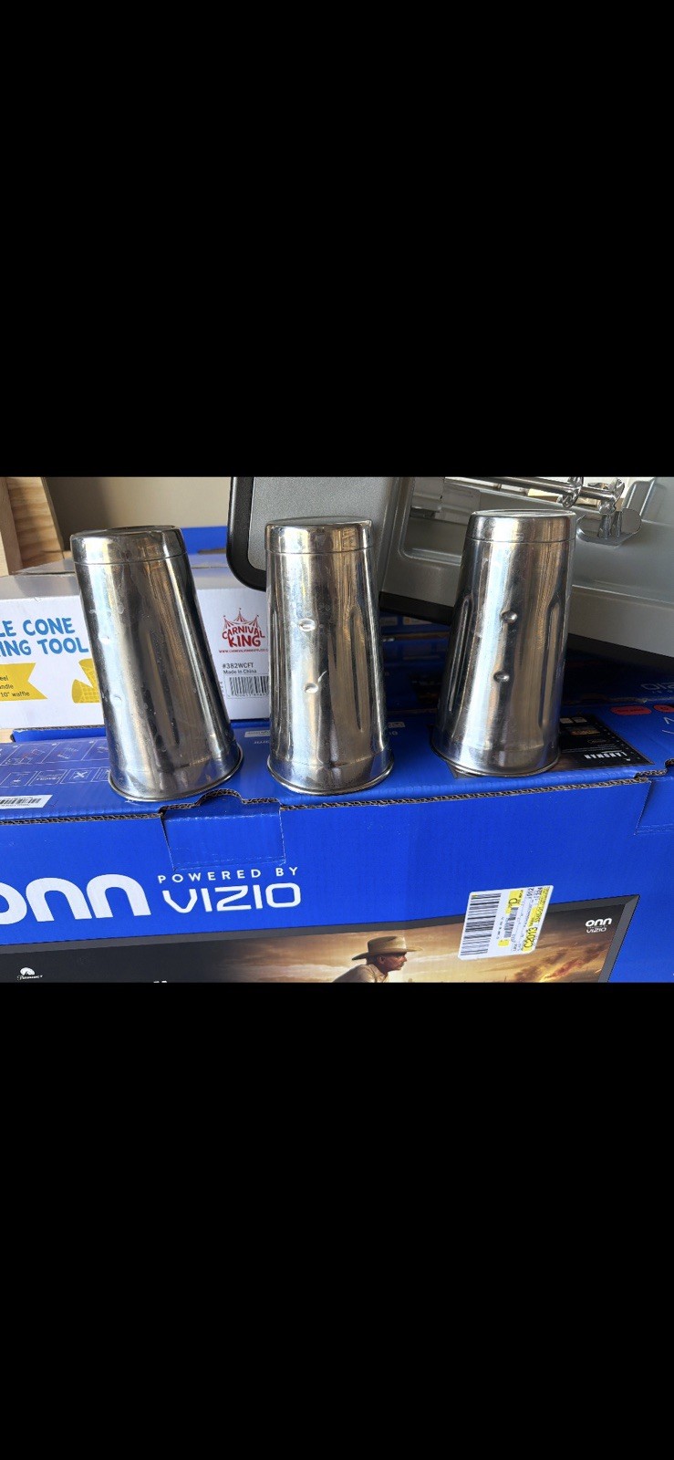 Waring WDM360TX Commercial Freestanding Milkshake Mixer, Triple 3 Spindles