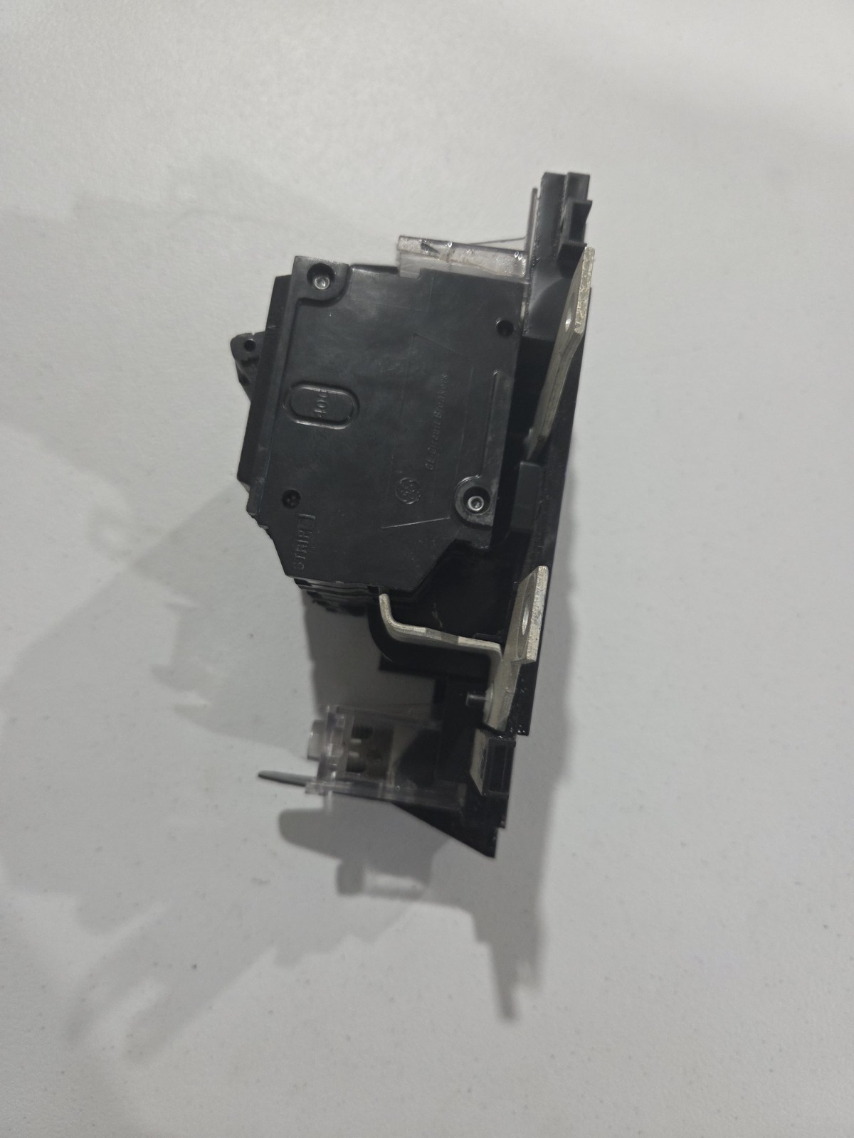 GE THQMV200WL 200 Amp 120/240 Volt 2-Pole Plug-In Mount Main Circuit Breaker
