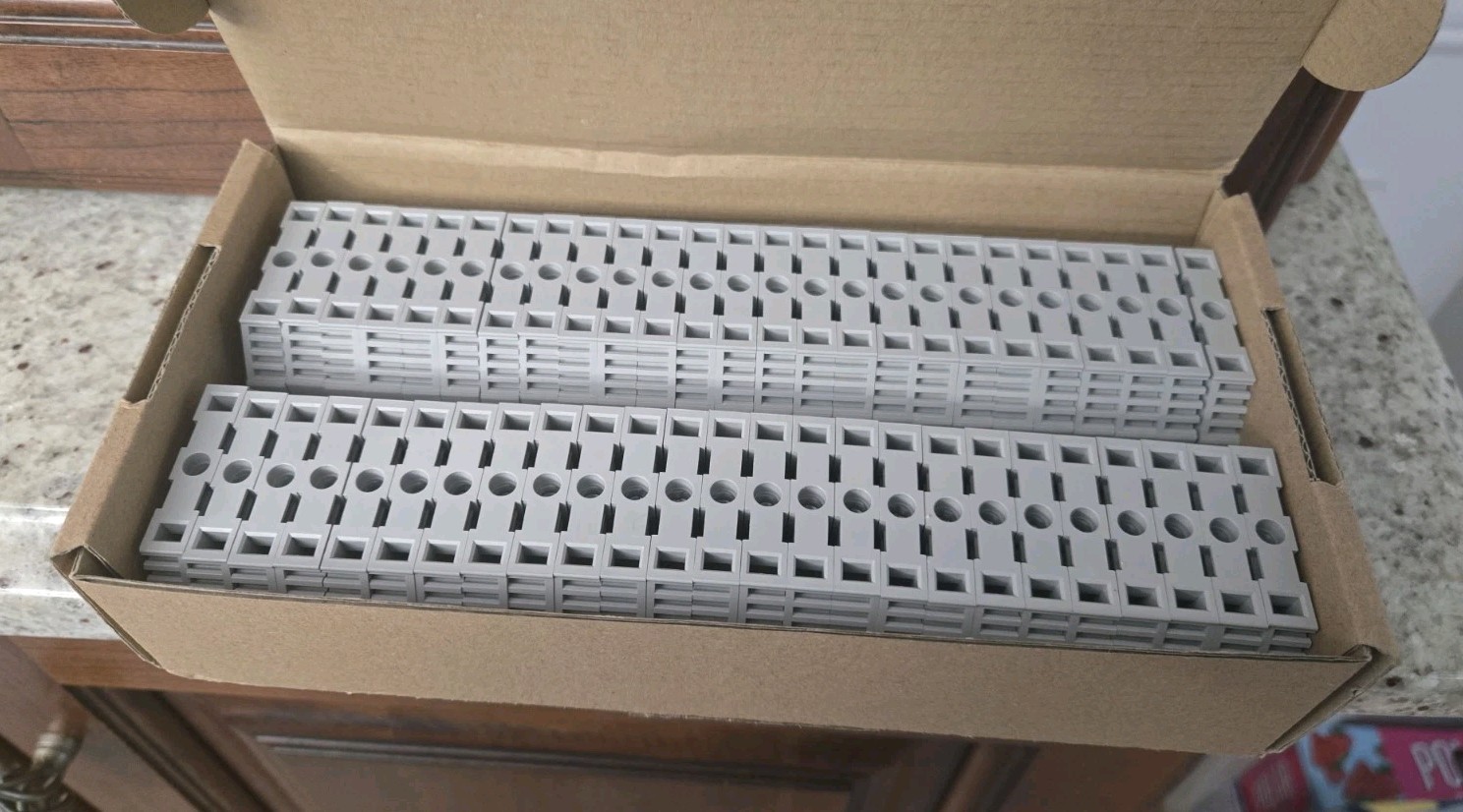 BRAND NEW IN BOX (50 PACK) EATON XBAES35C ES35C-1 END STOP DIN RAIL MOUNT