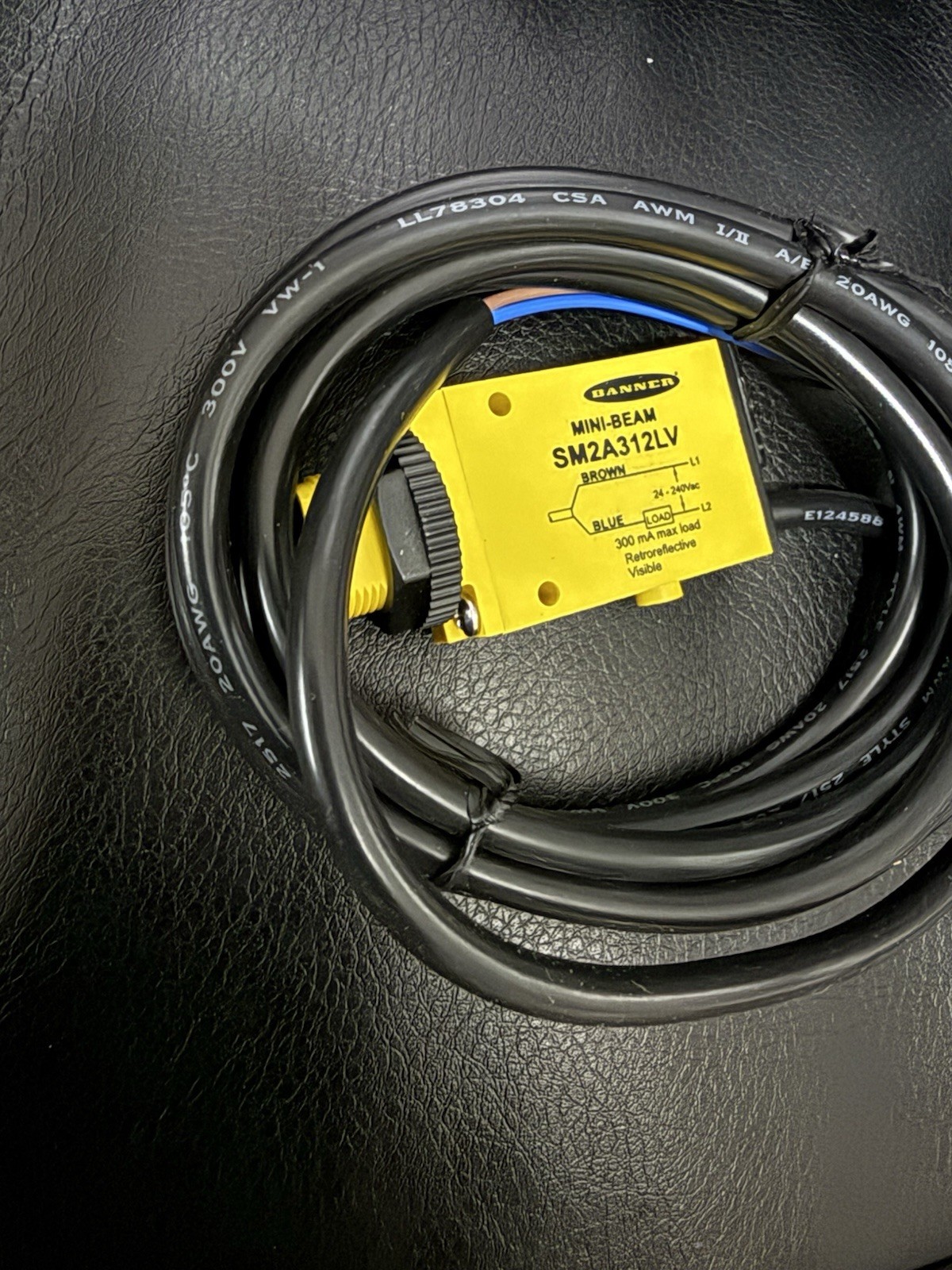 Banner SM2A312LV Retroreflective Sensor 24-240VAC 25964 New in Original Box