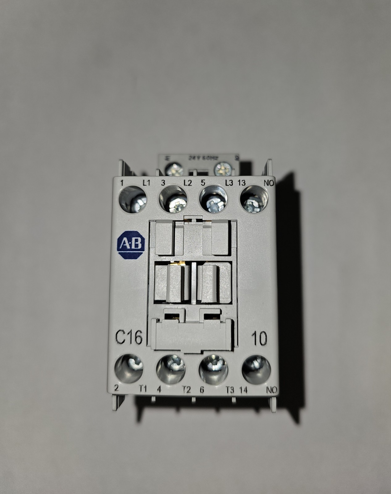 Allen Bradley 100-C16KJ10 Contactor, 24VAC (NIB)