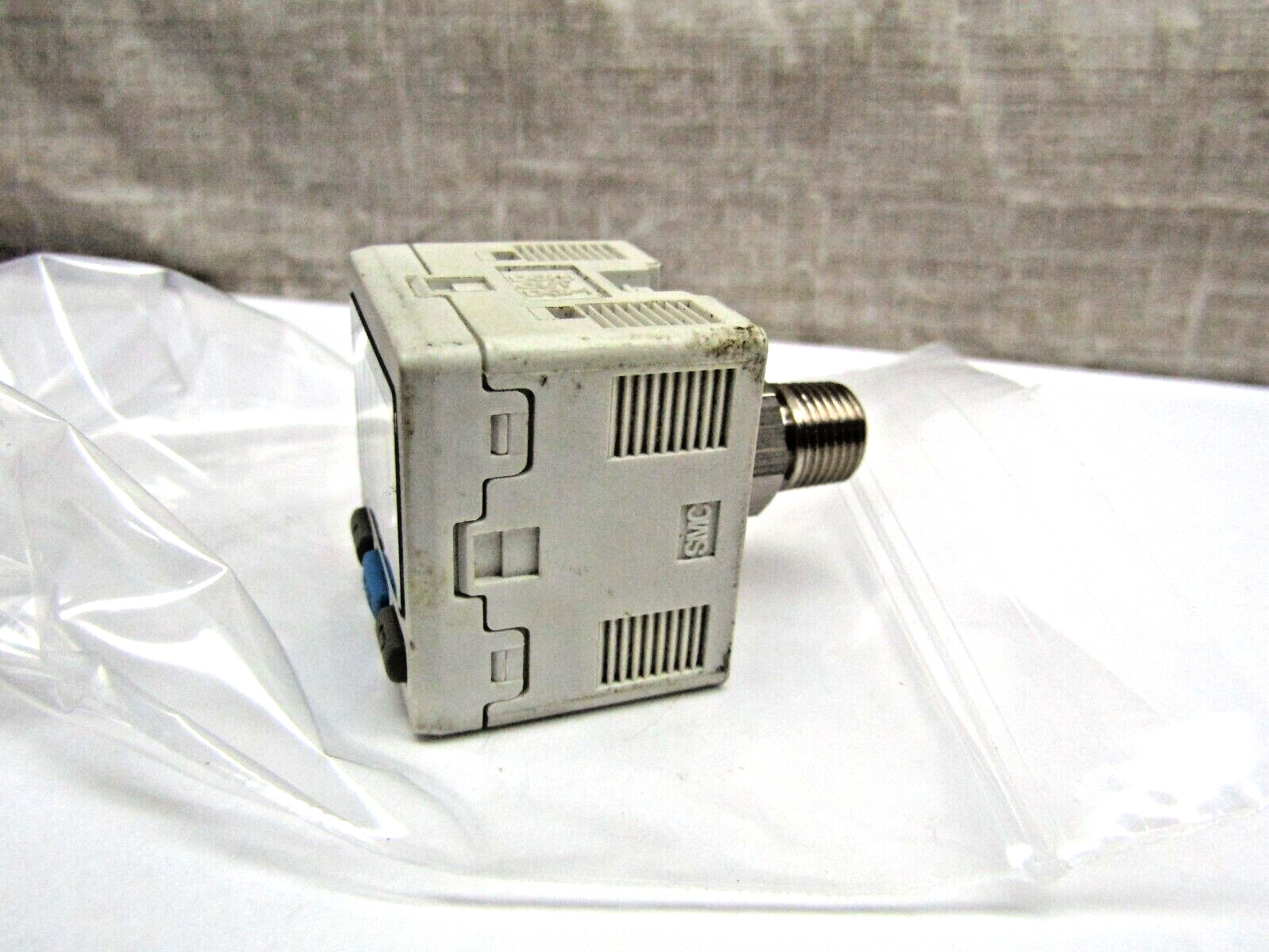 SMC 1SE30-01-25-M Pressure Sensor **USED**