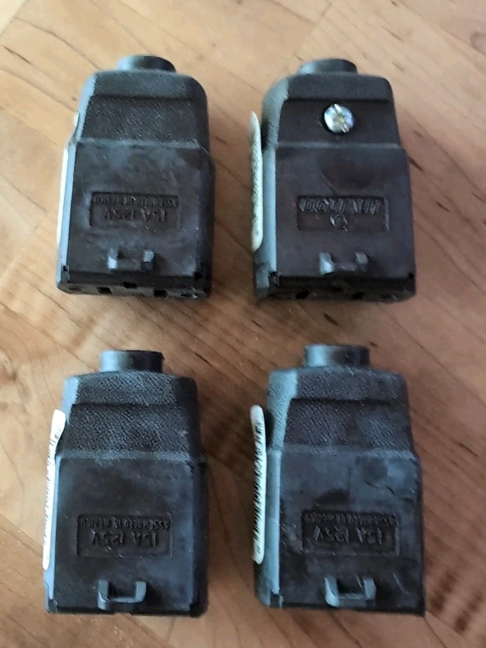 4 Leviton Brown 1-15 Straight Blade Connector Plugs NEMA 1-15R 15A 125V 102-P