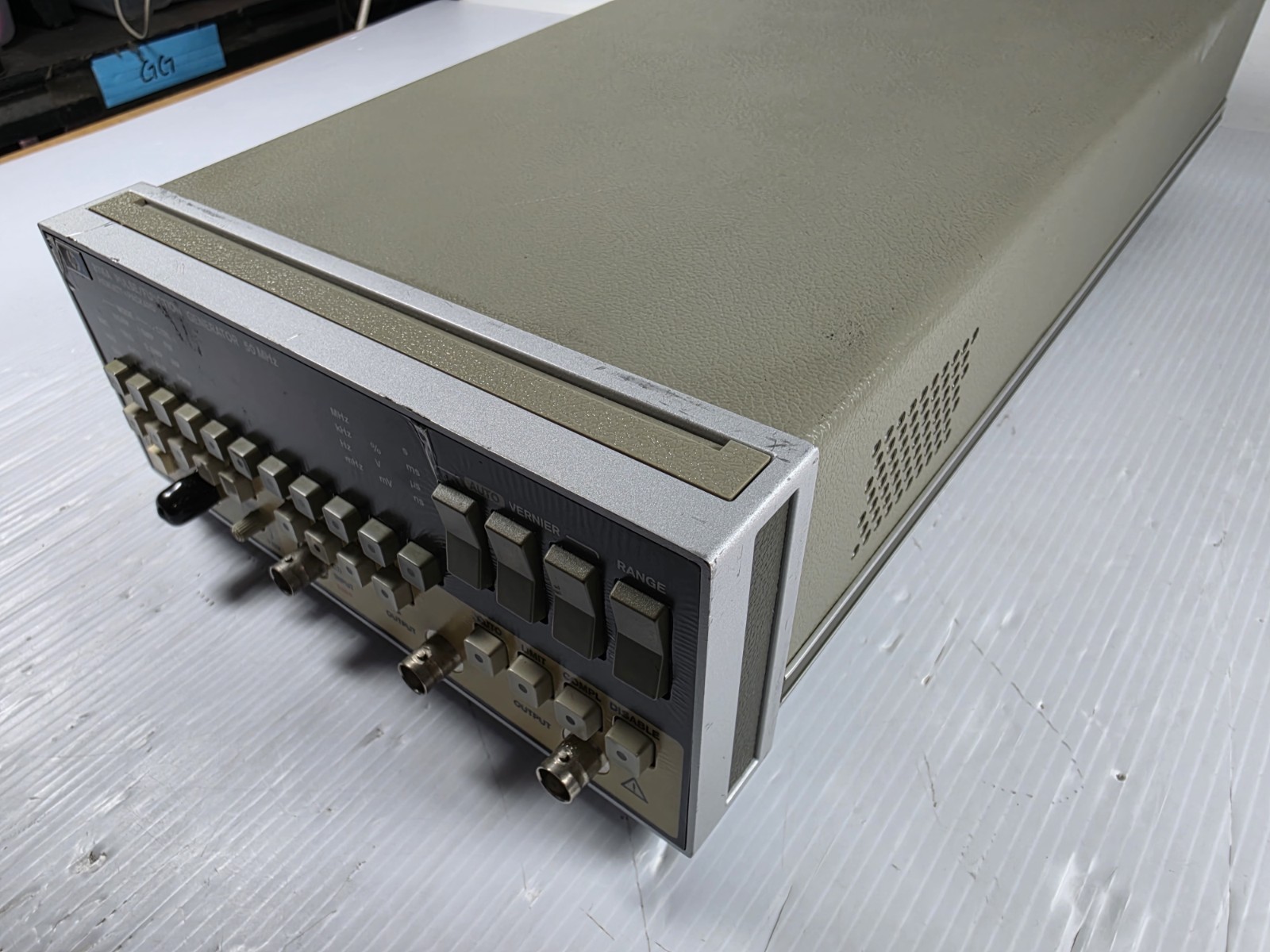 Working Hewlett Packard 8116A 50 MHz Pulse/Function Generator