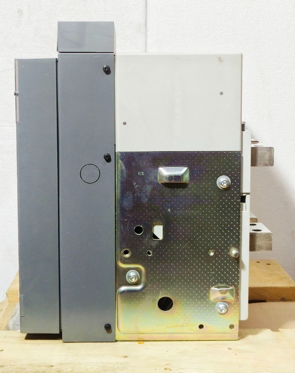 NEW🆕 ABB SACE EMAX E2N/E MS 1250A DC 3P DISCONNECT SWITCH CIRCUIT BREAKER