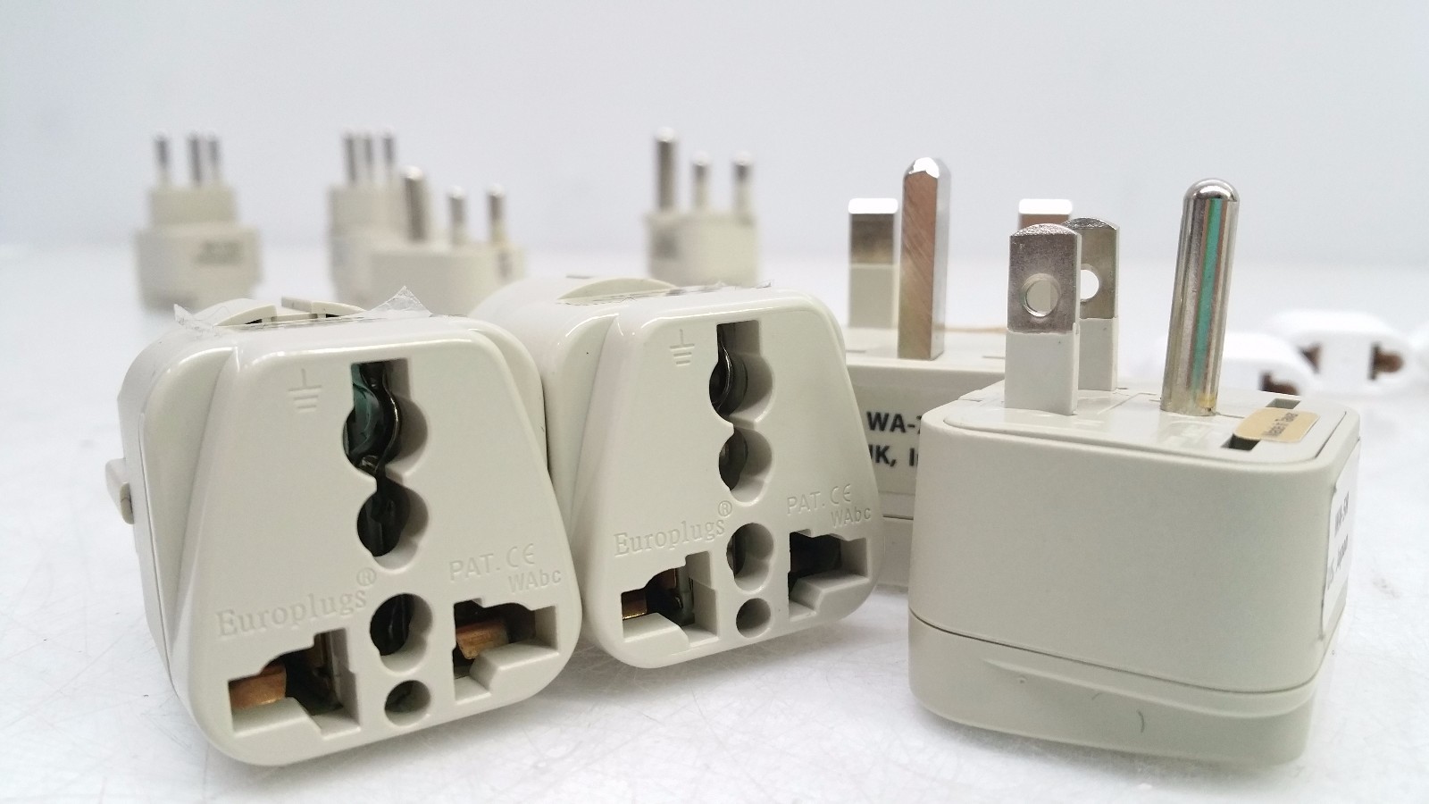 Solesource Tech 14 Plug Travel Adapter Kit With Holding Bag SG-TPAK-14-TAA