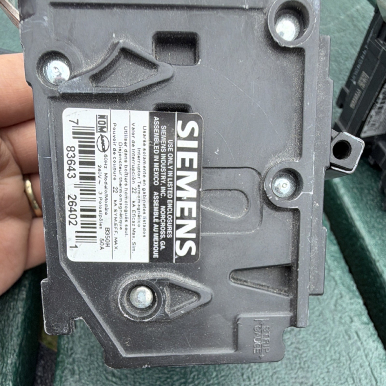 Siemens BQ BQ3B035A 35A 3-Pole 201-250V Plug-In Circuit Breaker Trip