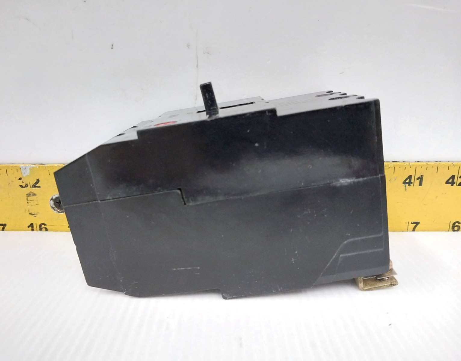 GE 60 Amp Bolt-On Circuit Breaker 480/277 VAC 3 Pole TEY360