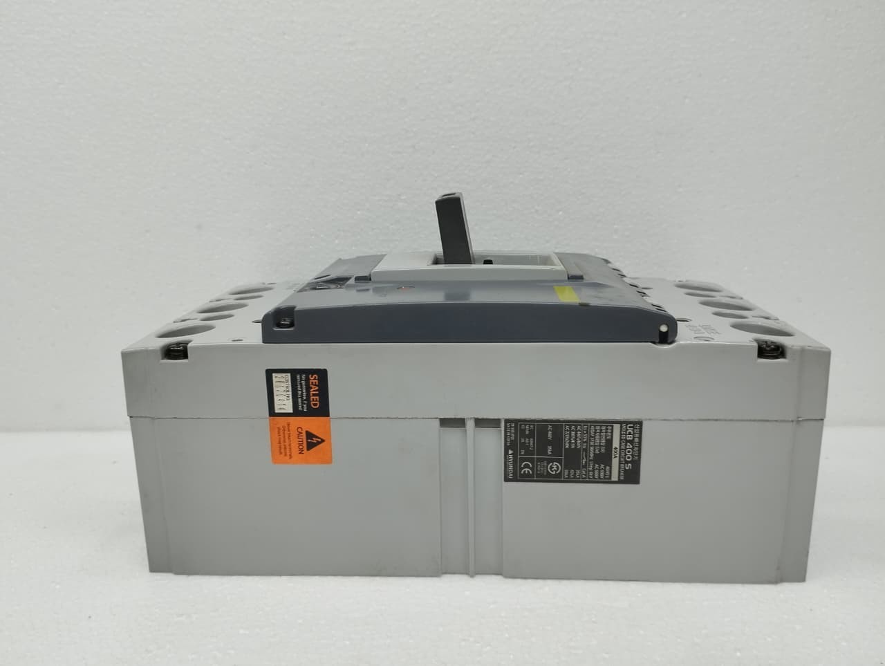 UCB 400S Hyundai Circuit Breaker 3P 400A 690V New 1PC