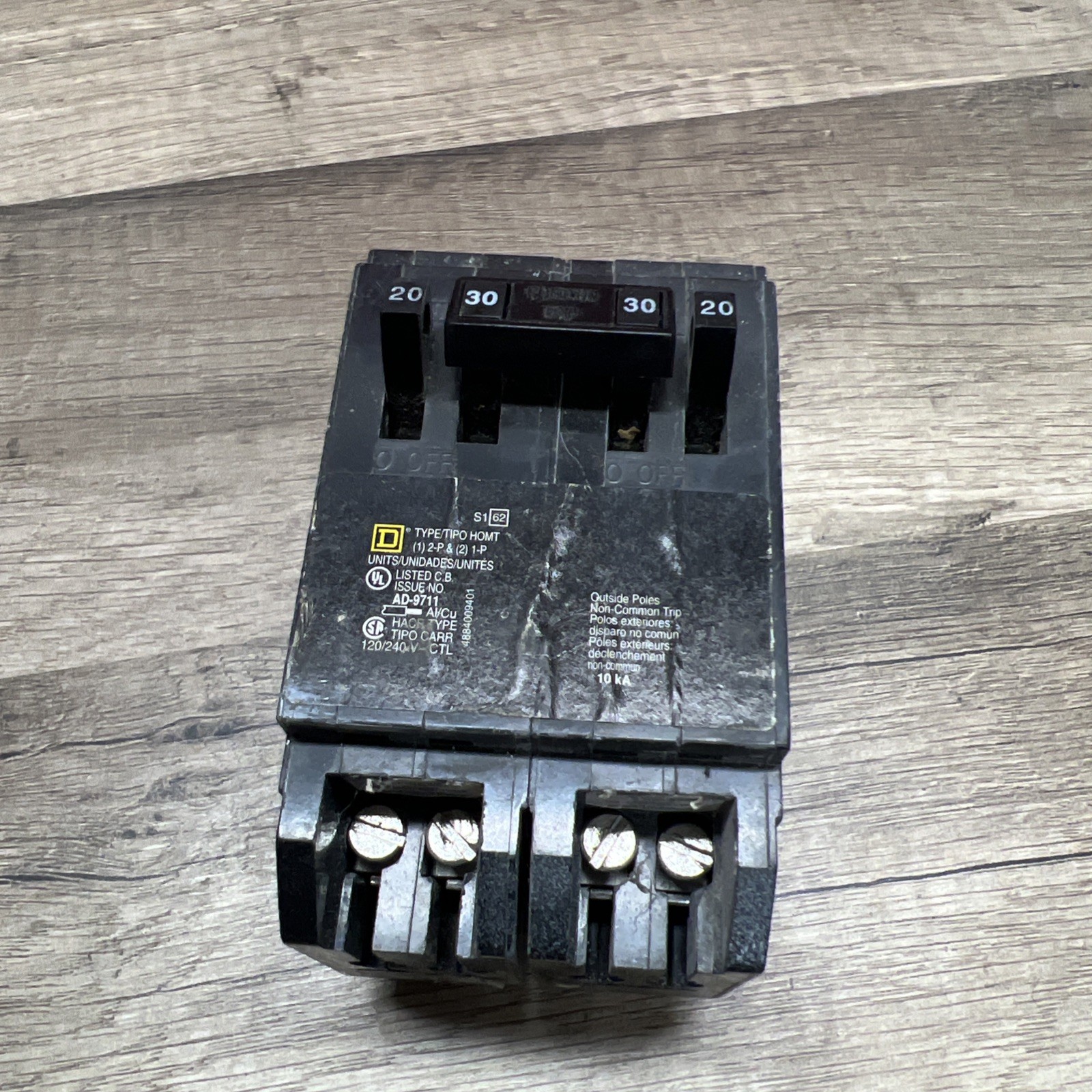 SQUARE D HOMELINE HOMT2020230CP QUAD 2x 20A 1P/ 1x 2P 30A CIRCUIT BREAKER